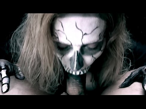 ❤️ Demon djevojka siše kurac svojim crnim ustima i guta spermu. Jebeni video na hr.123sex.ru
