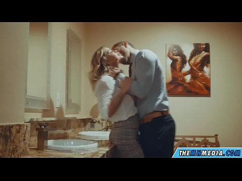 ❤️ Kad te prsata plavuša zavede u javnom zahodu Jebeni video na hr.123sex.ru